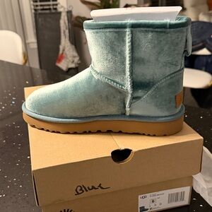 UGG women Aqua Blue Boots NEW NEW